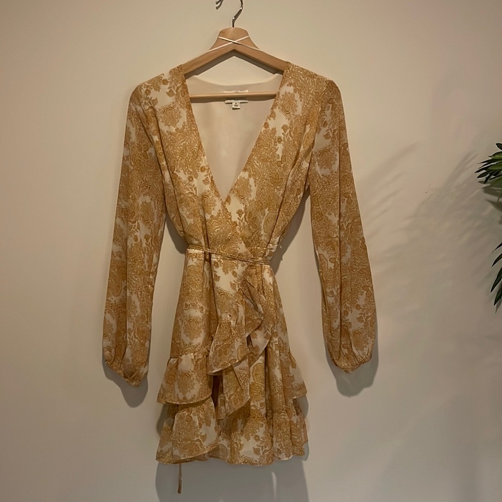 Jun & Ivy Yellow Floral Wrap Dress Size Small